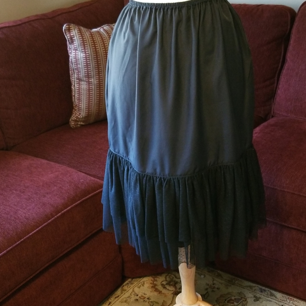 Skirt extender